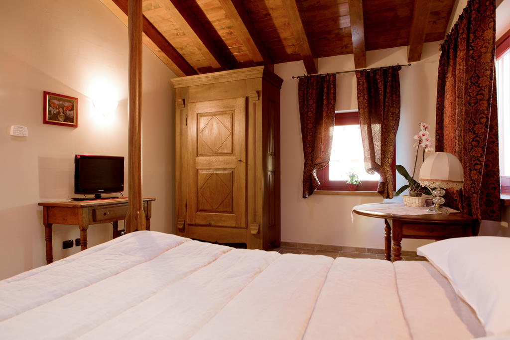 A' La Table Du Sommelier Chambres D Hotes & Restaurant Saint-Vincent Rom bilde