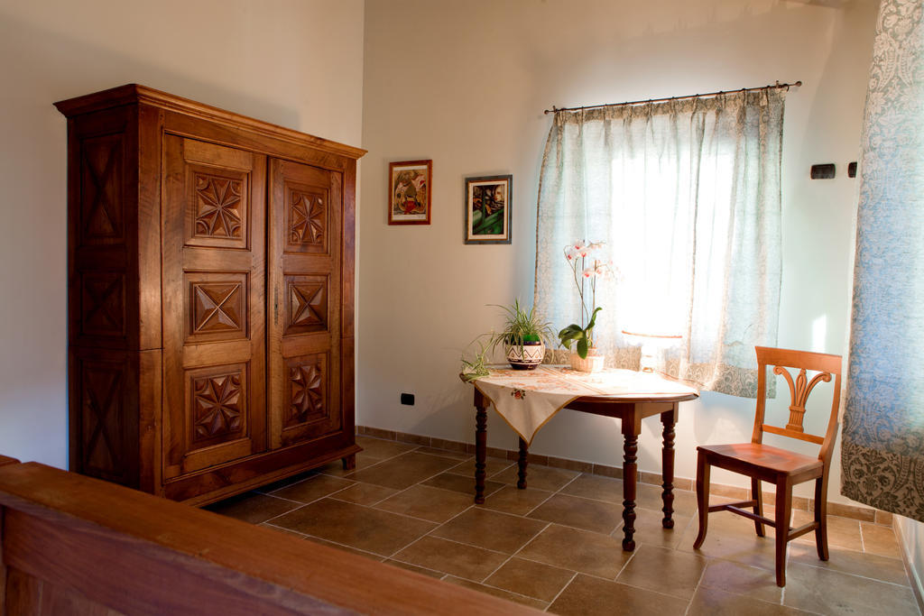 A' La Table Du Sommelier Chambres D Hotes & Restaurant Saint-Vincent Rom bilde